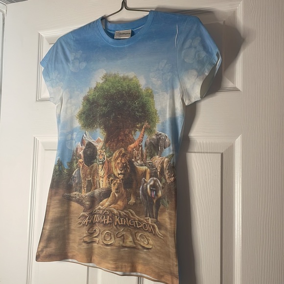 Disney’s Animal Kingdom 2010 Graphic Tee 🐆🦓🐘 - Picture 2 of 6